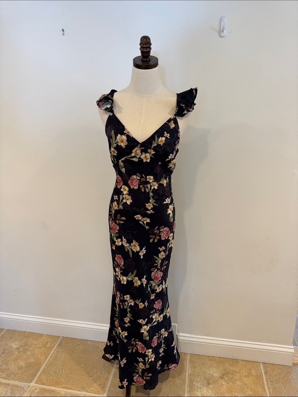 NWOT Express Black Floral Ruffle Strap Maxi Dress